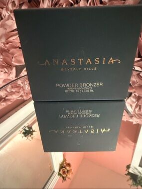 Anastasia Beverly Hills Black & Gold Powder Bronzer Box MAHOGANY